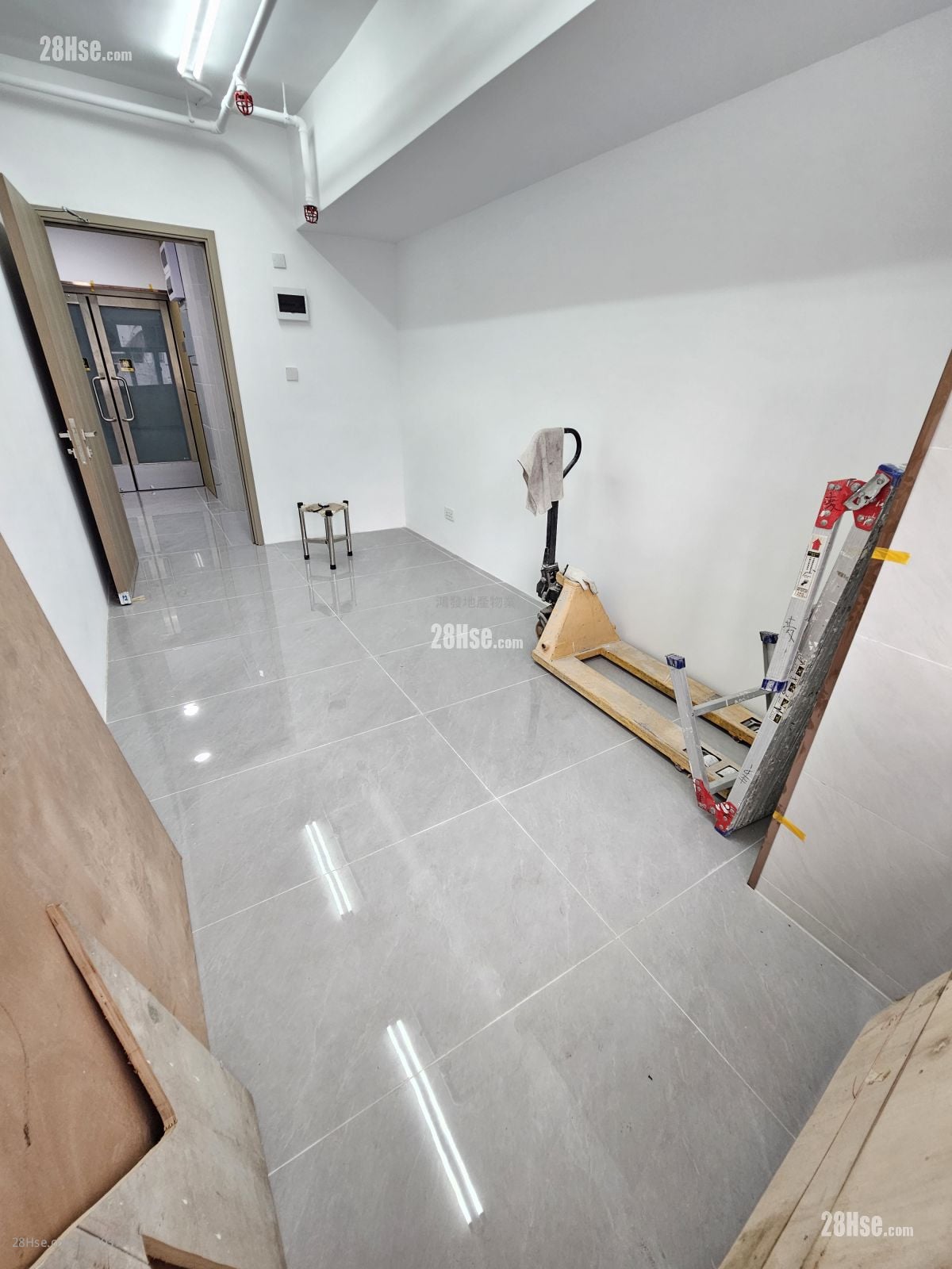 福强工业大厦 租盘 开放式间隔 200 平方尺