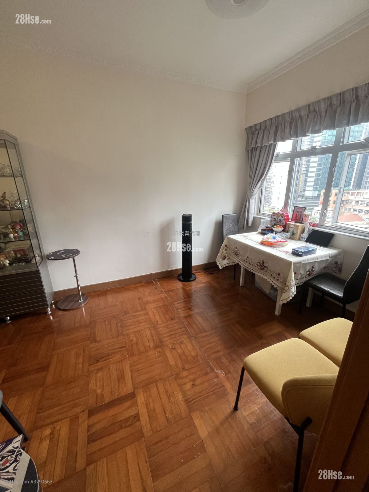 Champion House Sell 2 Bedrooms , 1 Bathroom 585 ft²