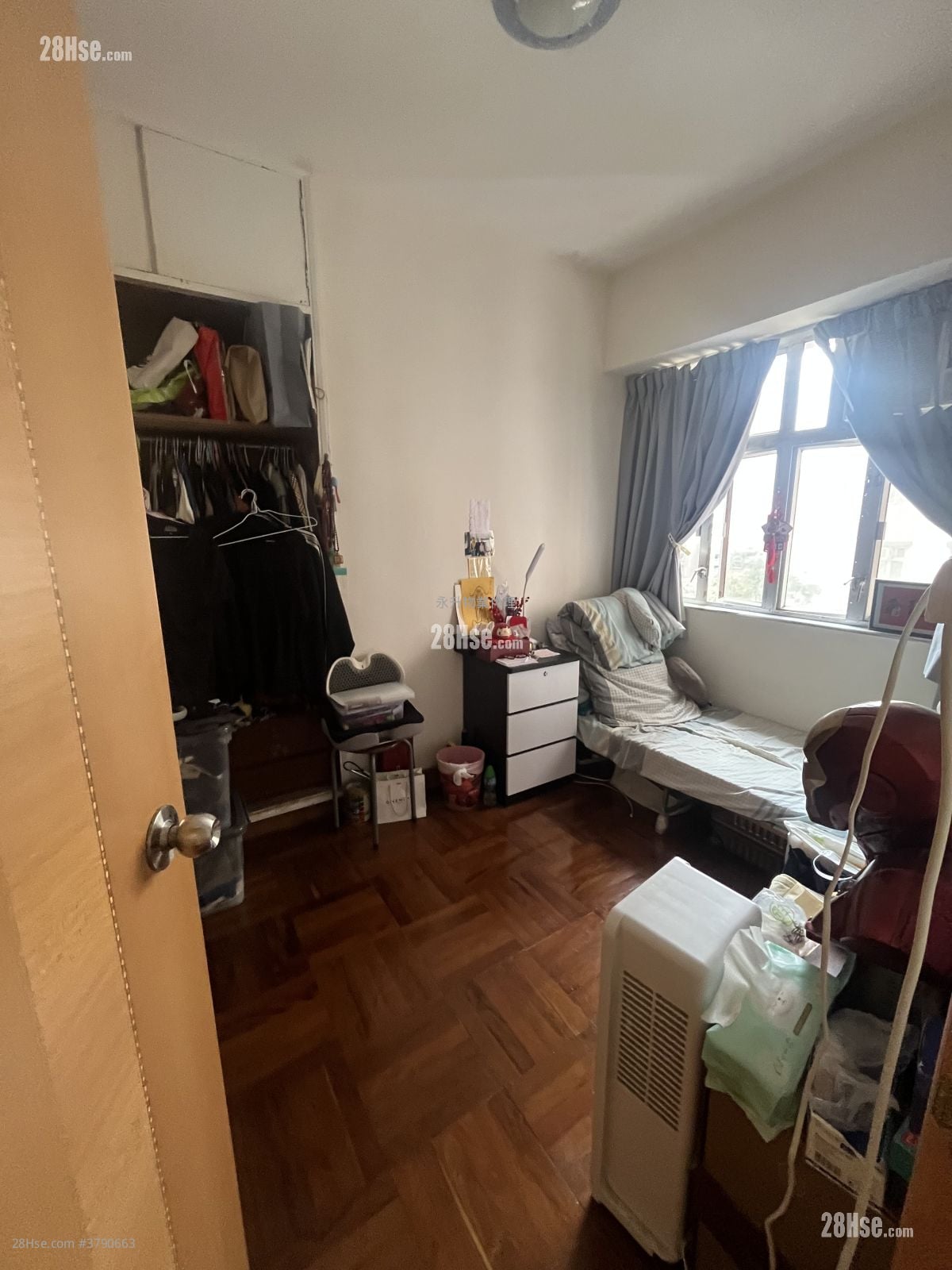 Champion House Sell 2 Bedrooms , 1 Bathroom 585 ft²