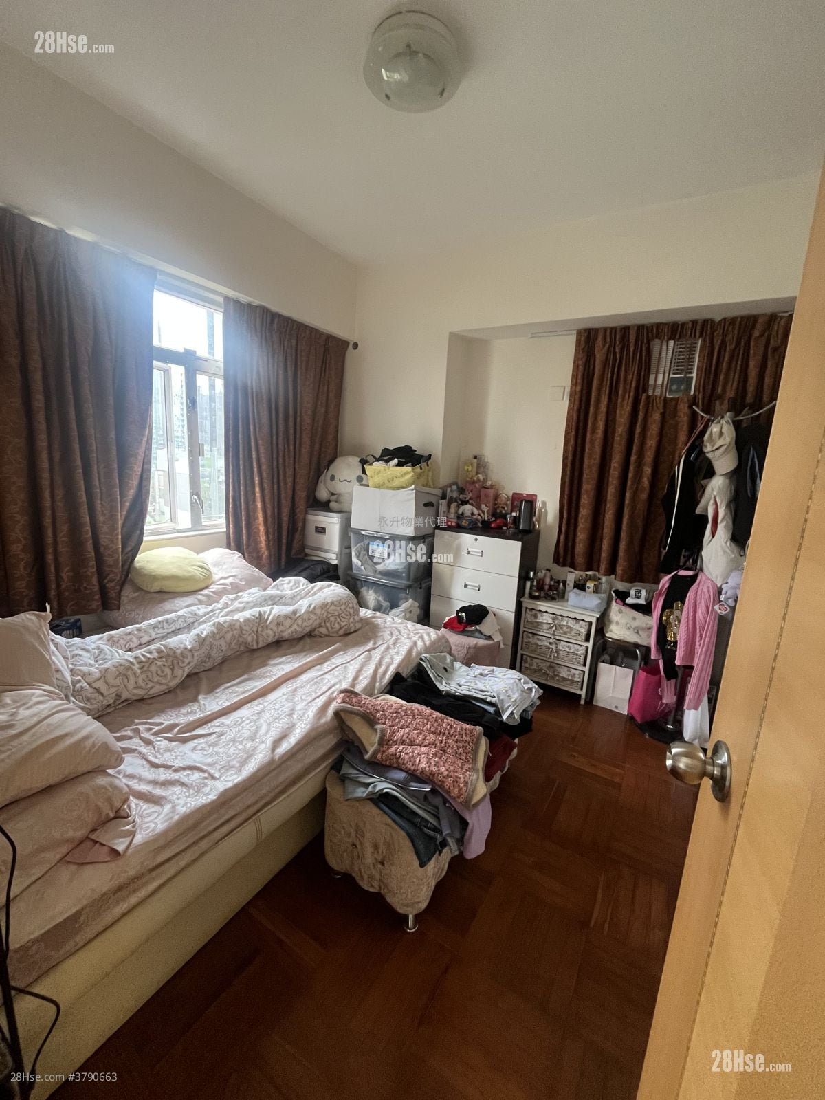 Champion House Sell 2 Bedrooms , 1 Bathroom 585 ft²