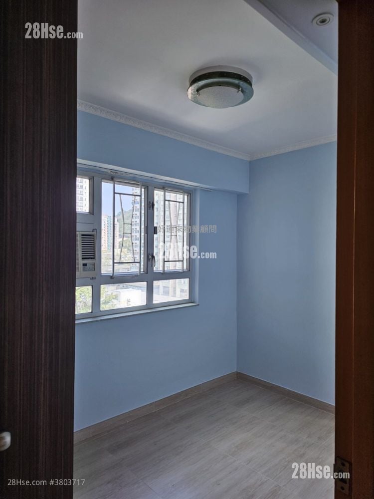 Chi Lok Fa Yuen Sell 2 Bedrooms 449 ft²