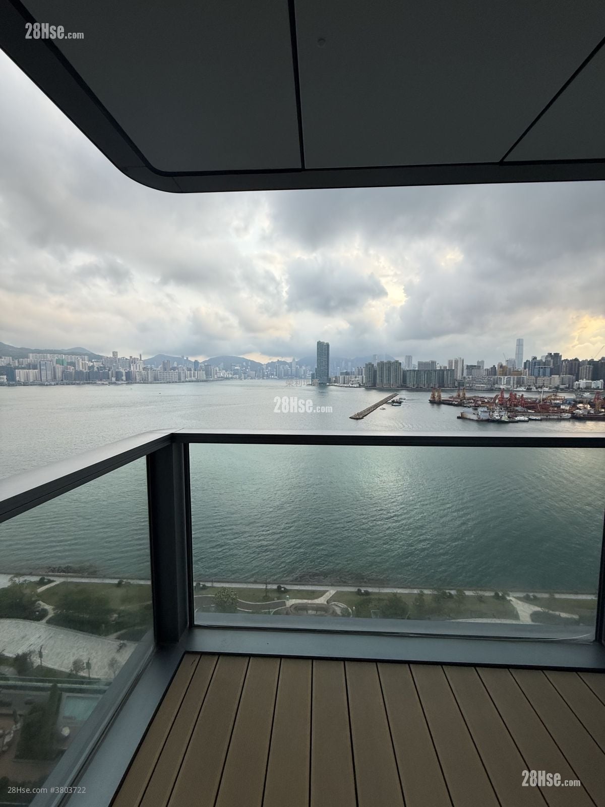 Victoria Voyage Rental 3 Bedrooms , 1 Bathroom 559 ft²