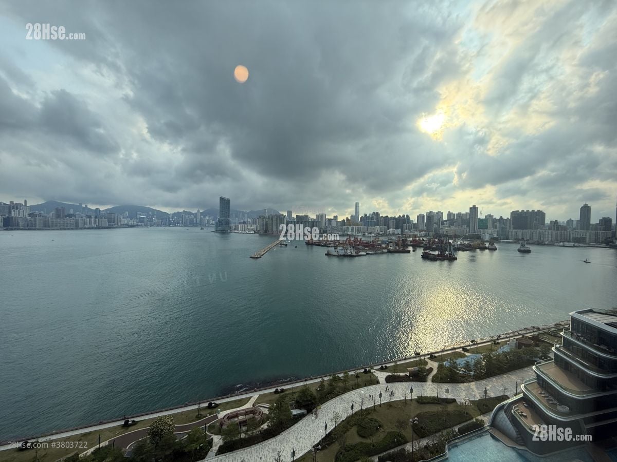 Victoria Voyage Rental 3 Bedrooms , 1 Bathroom 559 ft²