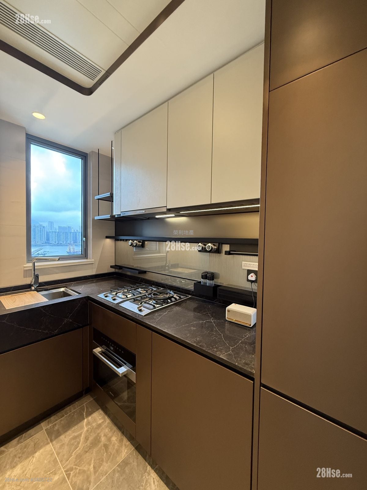 Victoria Voyage Rental 3 Bedrooms , 1 Bathroom 559 ft²