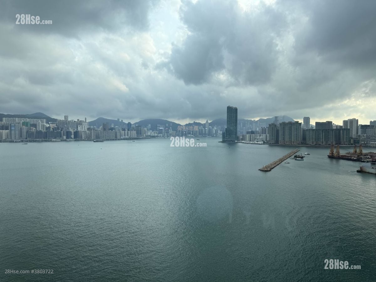 Victoria Voyage Rental 3 Bedrooms , 1 Bathroom 559 ft²