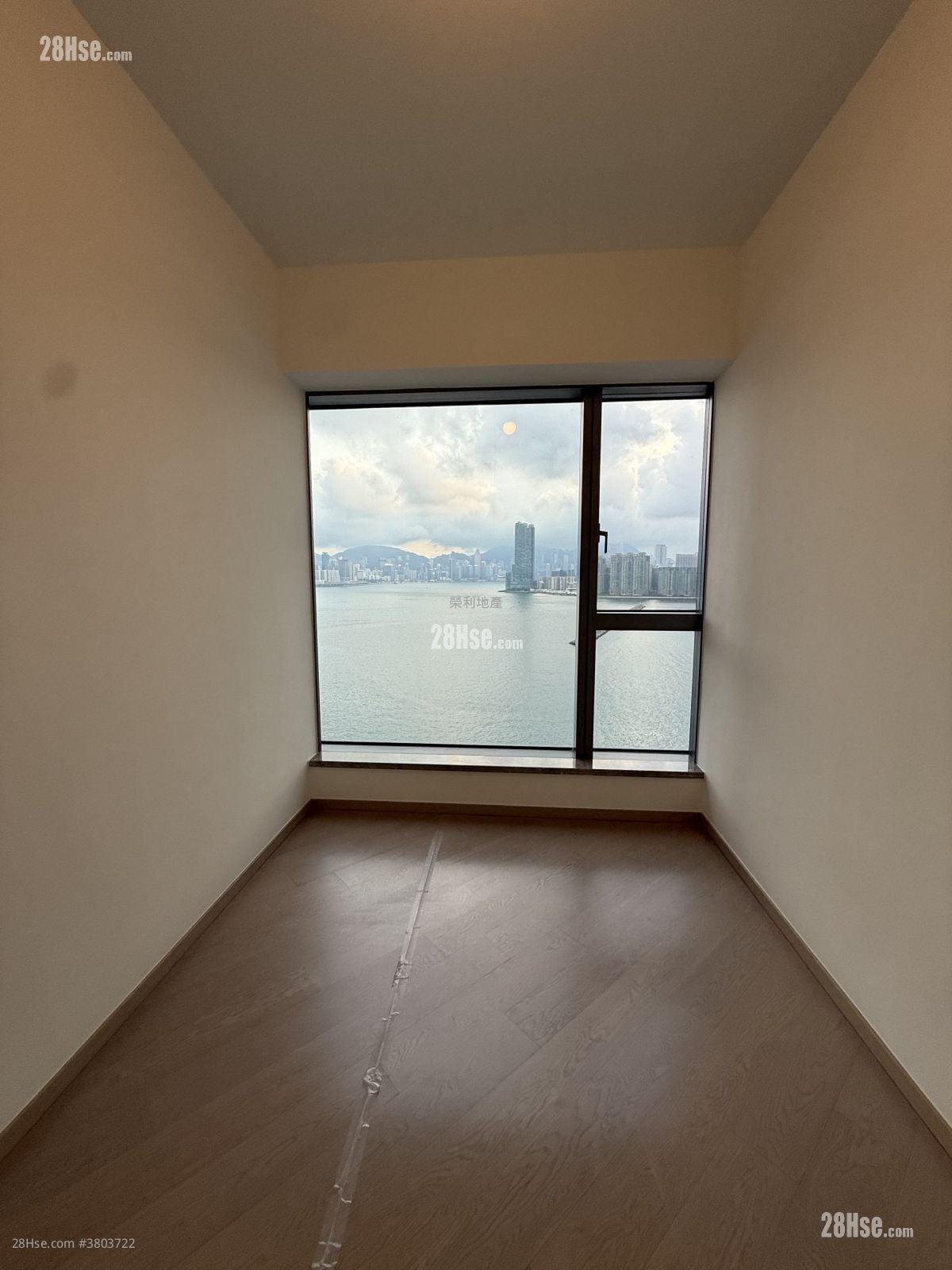 Victoria Voyage Rental 3 Bedrooms , 1 Bathroom 559 ft²