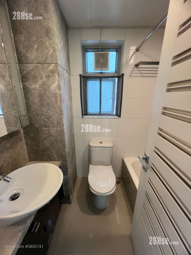 City Point Sell 3 Bedrooms 699 ft²