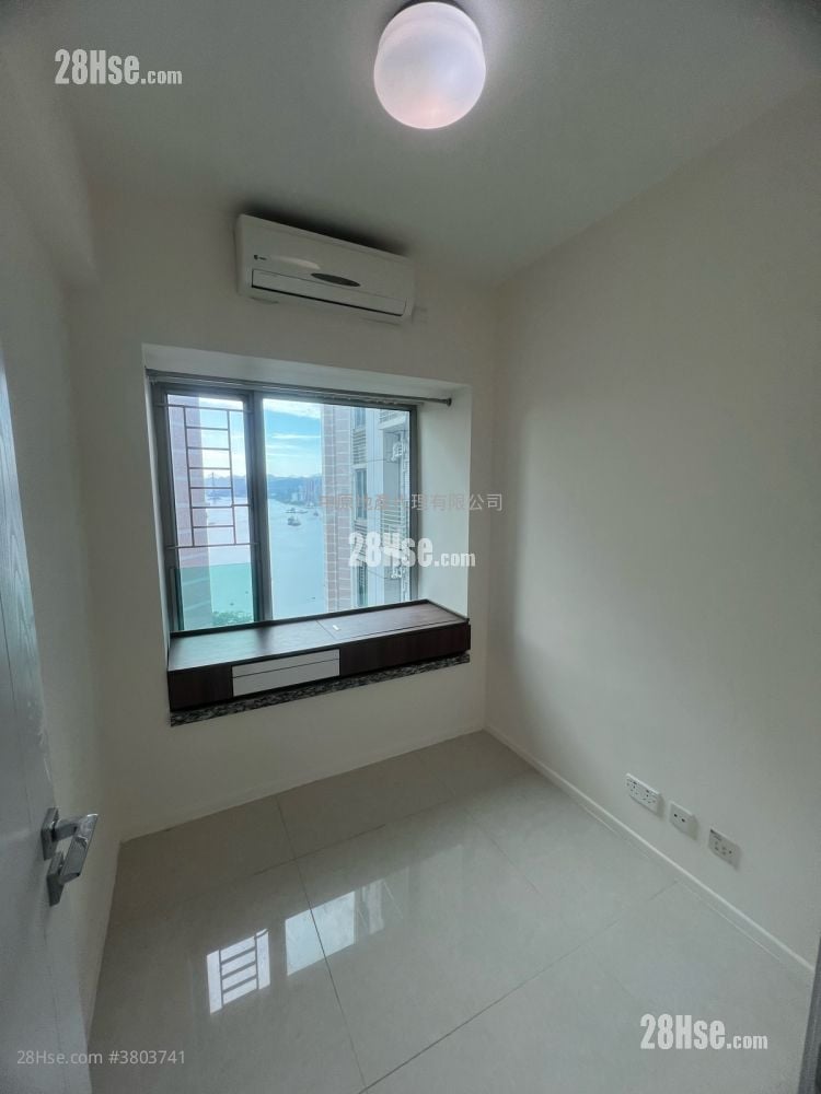 City Point Sell 3 Bedrooms 699 ft²