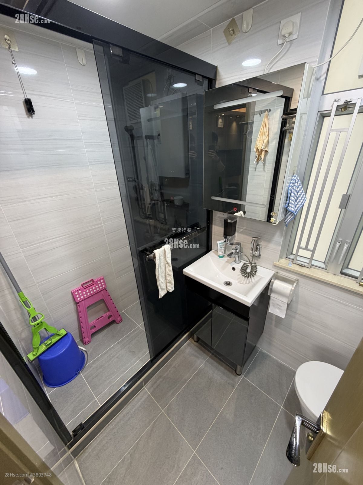 Tai Po Centre Sell 2 Bedrooms , 1 Bathroom 451 ft²