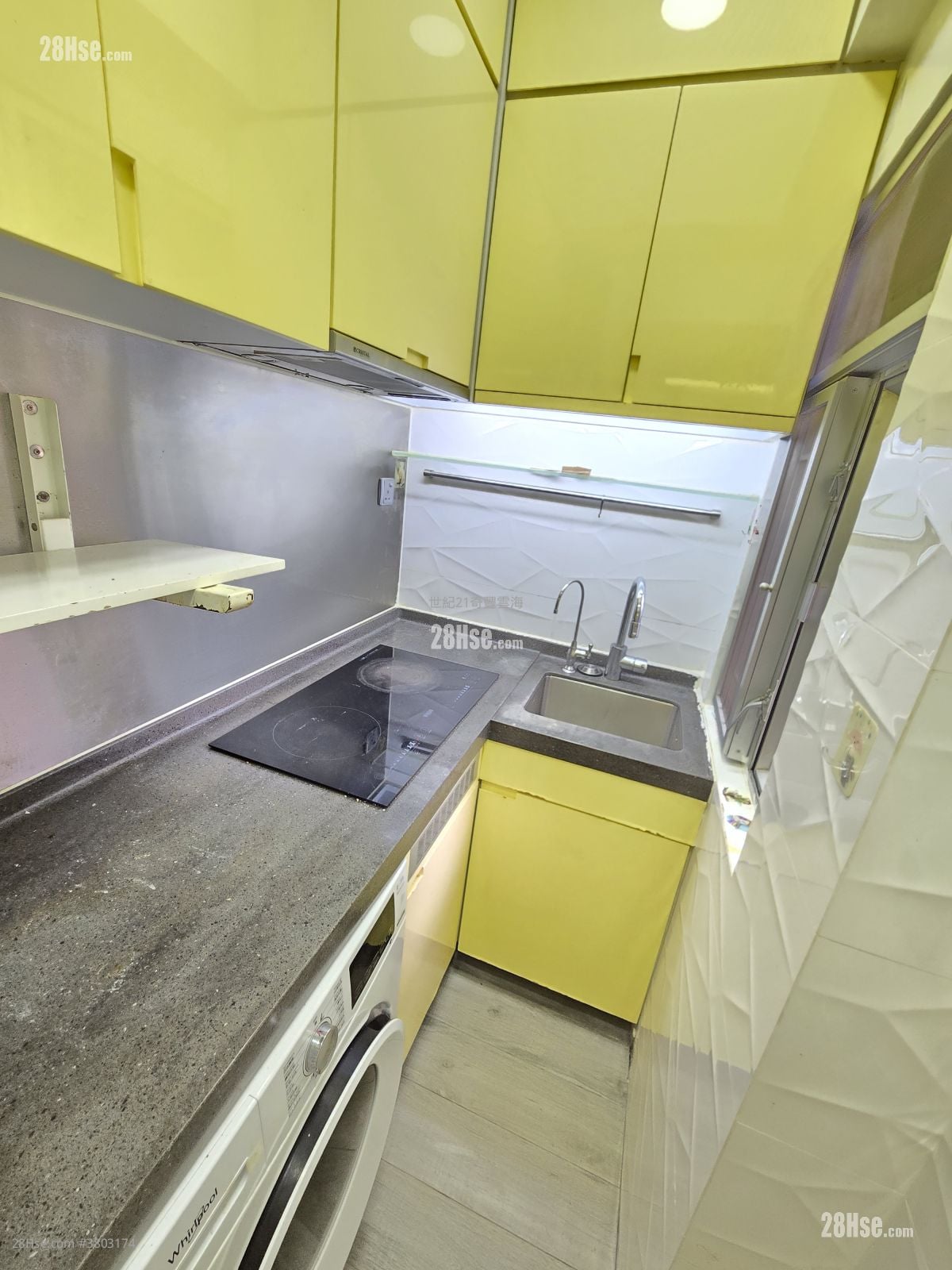 Sunshine City Sell 2 Bedrooms , 1 Bathroom 337 ft²