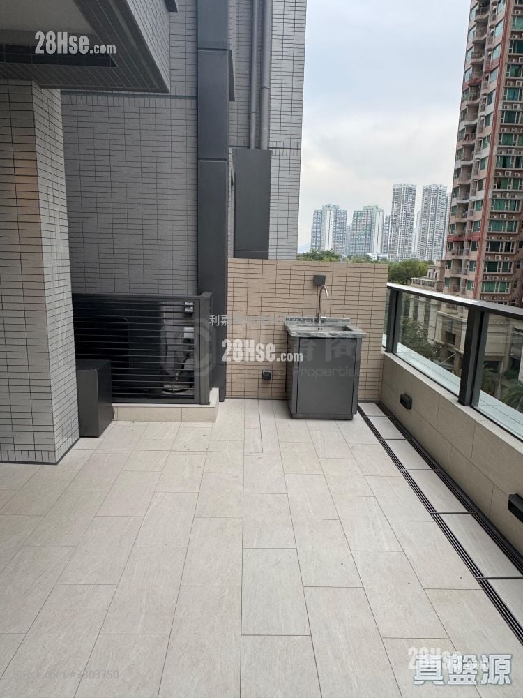 Yoho West Sell 245 ft²