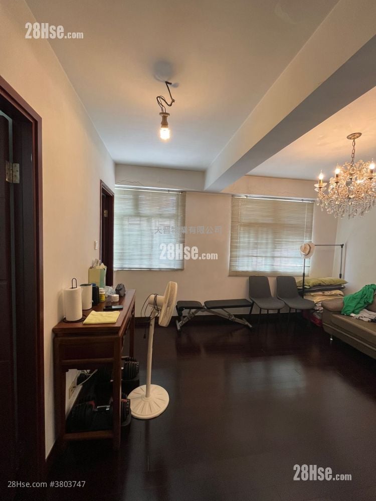 Fook Wan Mansion Sell 2 Bedrooms , 1 Bathroom 465 ft²
