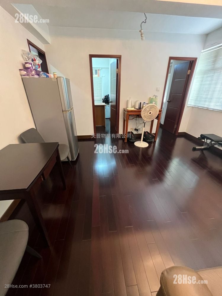 Fook Wan Mansion Sell 2 Bedrooms , 1 Bathroom 465 ft²