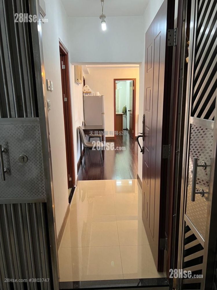 Fook Wan Mansion Sell 2 Bedrooms , 1 Bathroom 465 ft²