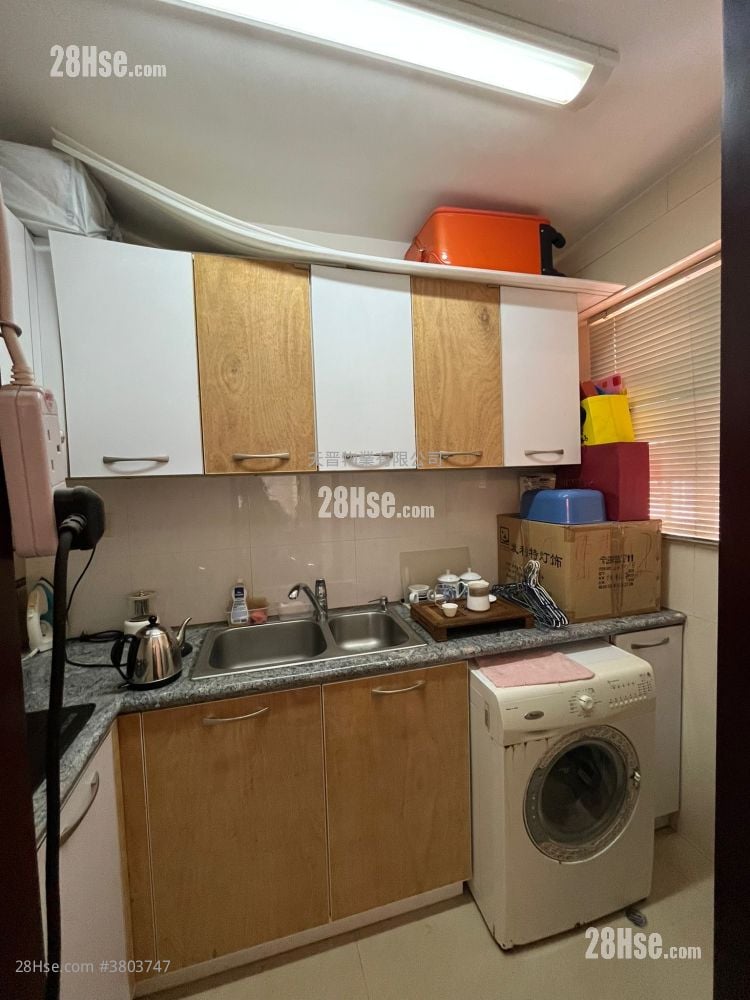 Fook Wan Mansion Sell 2 Bedrooms , 1 Bathroom 465 ft²