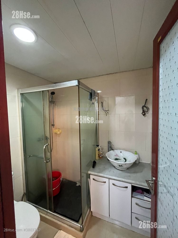 Fook Wan Mansion Sell 2 Bedrooms , 1 Bathroom 465 ft²