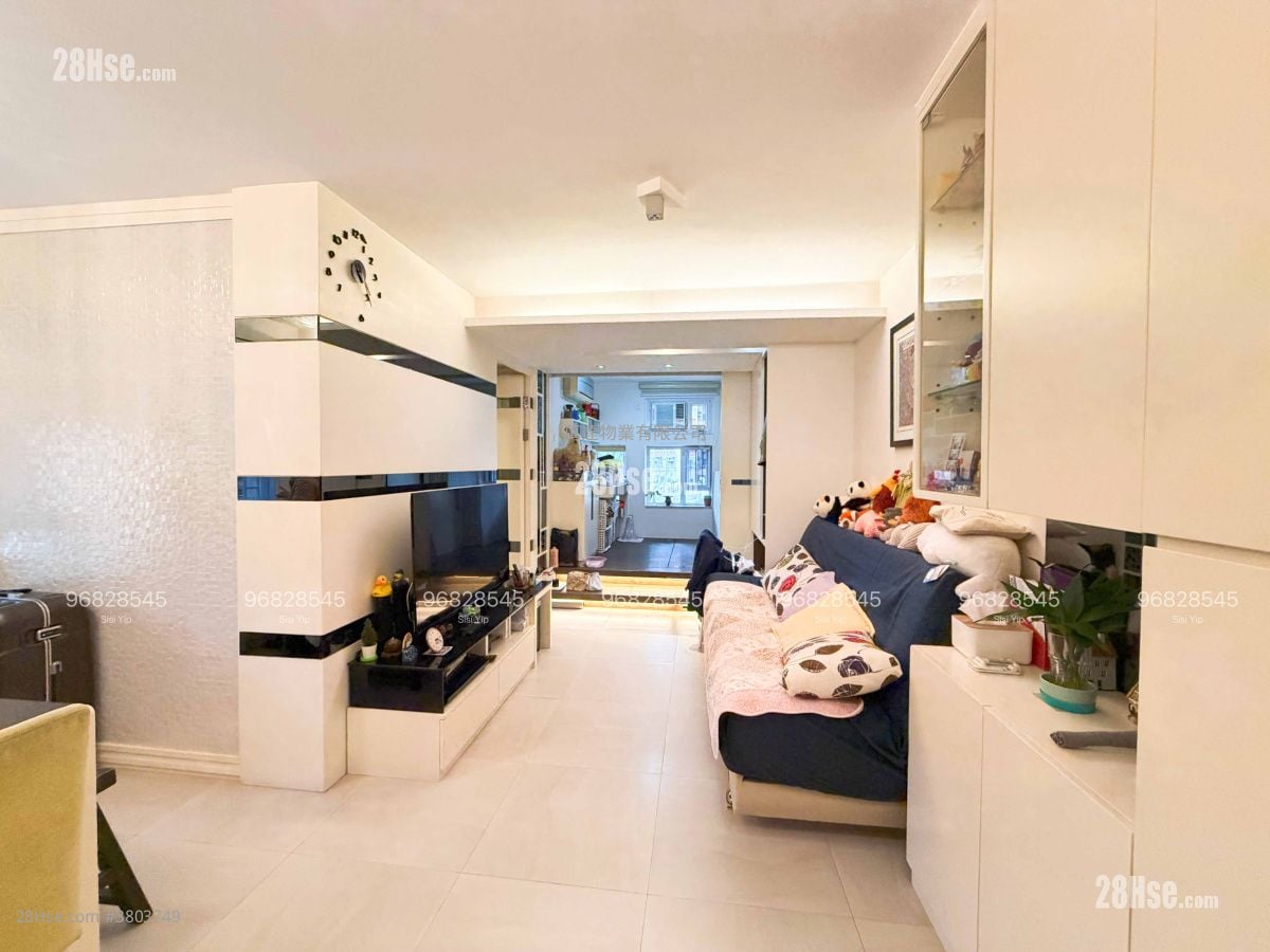 Yue Tin Court Sell 3 Bedrooms , 1 Bathroom 568 ft²