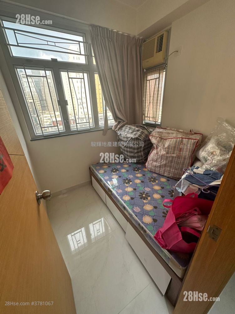 Winfield Building Sell 2 Bedrooms , 1 Bathroom 246 ft²