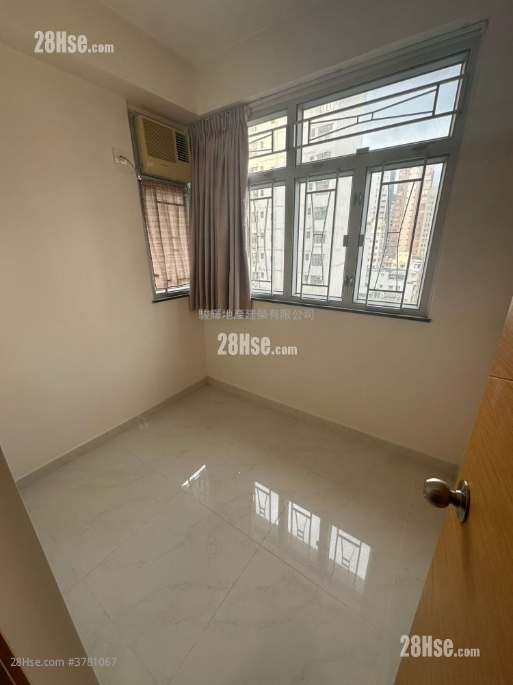 Winfield Building Sell 2 Bedrooms , 1 Bathroom 246 ft²