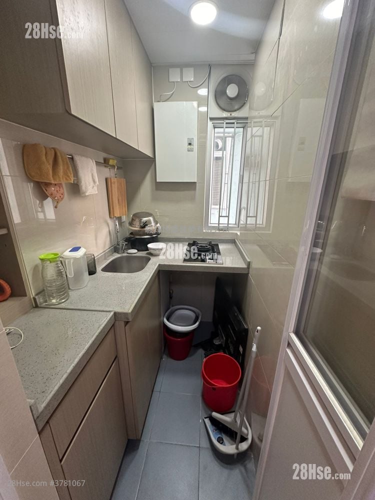 Winfield Building Sell 2 Bedrooms , 1 Bathroom 246 ft²