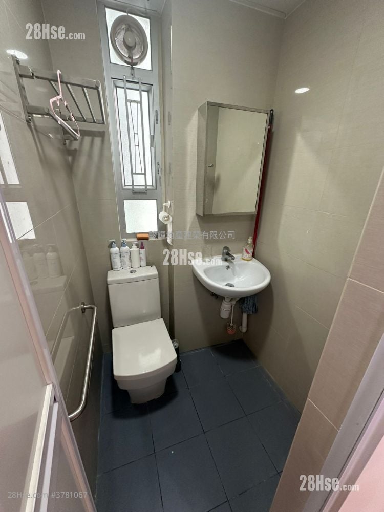 Winfield Building Sell 2 Bedrooms , 1 Bathroom 246 ft²