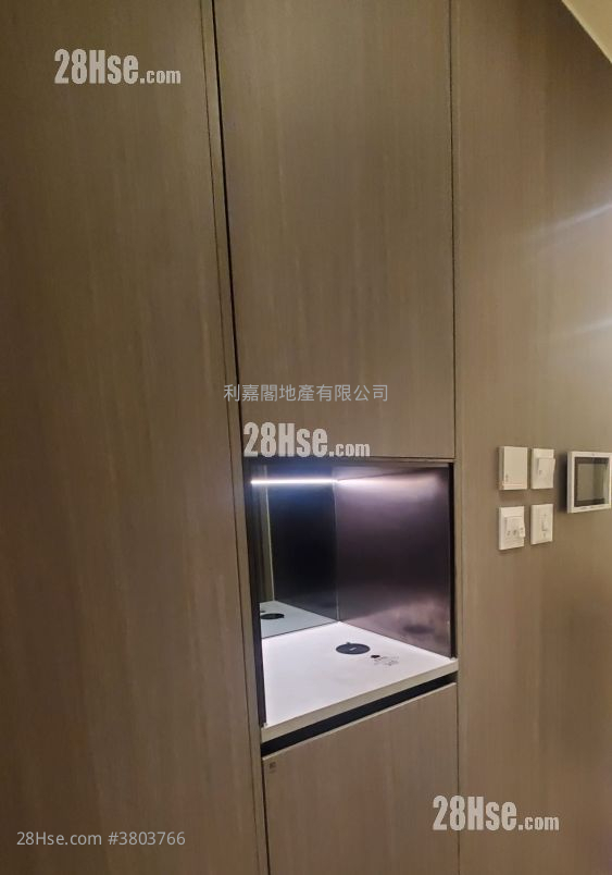 Yoho West Sell 409 ft²