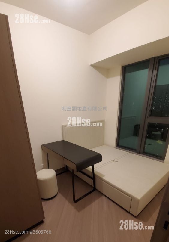 Yoho West Sell 409 ft²