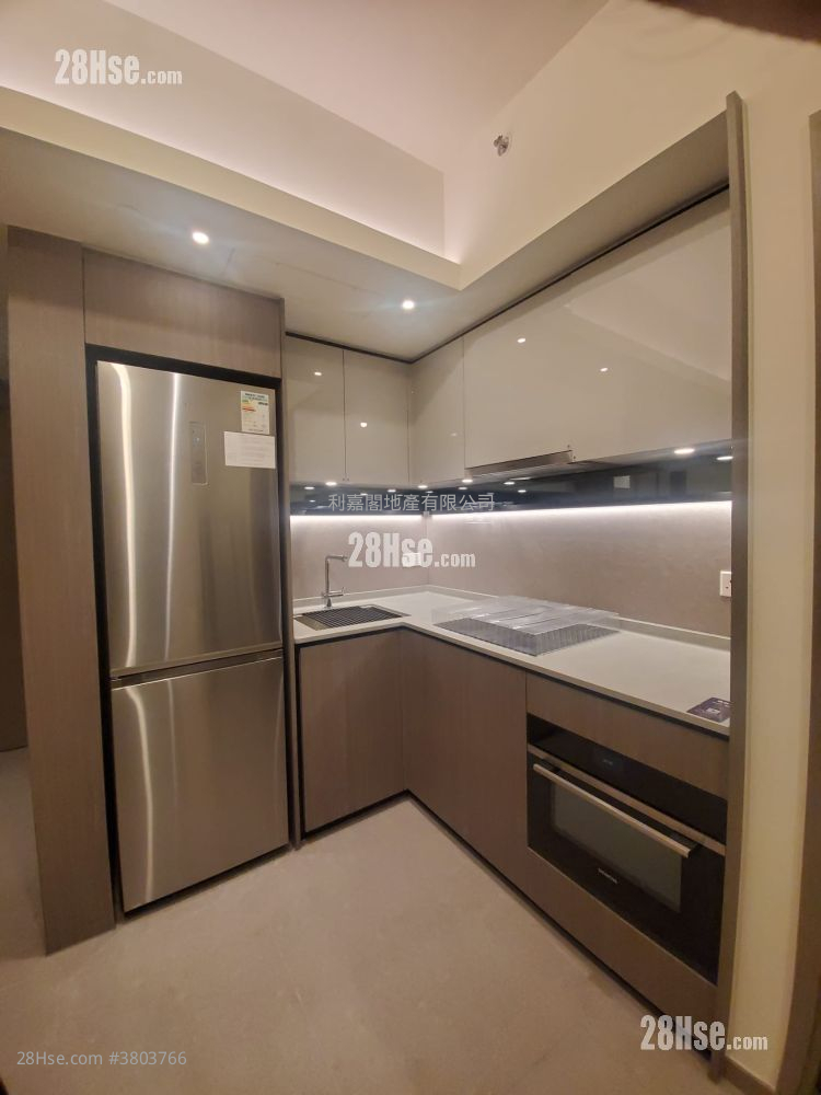 Yoho West Sell 409 ft²