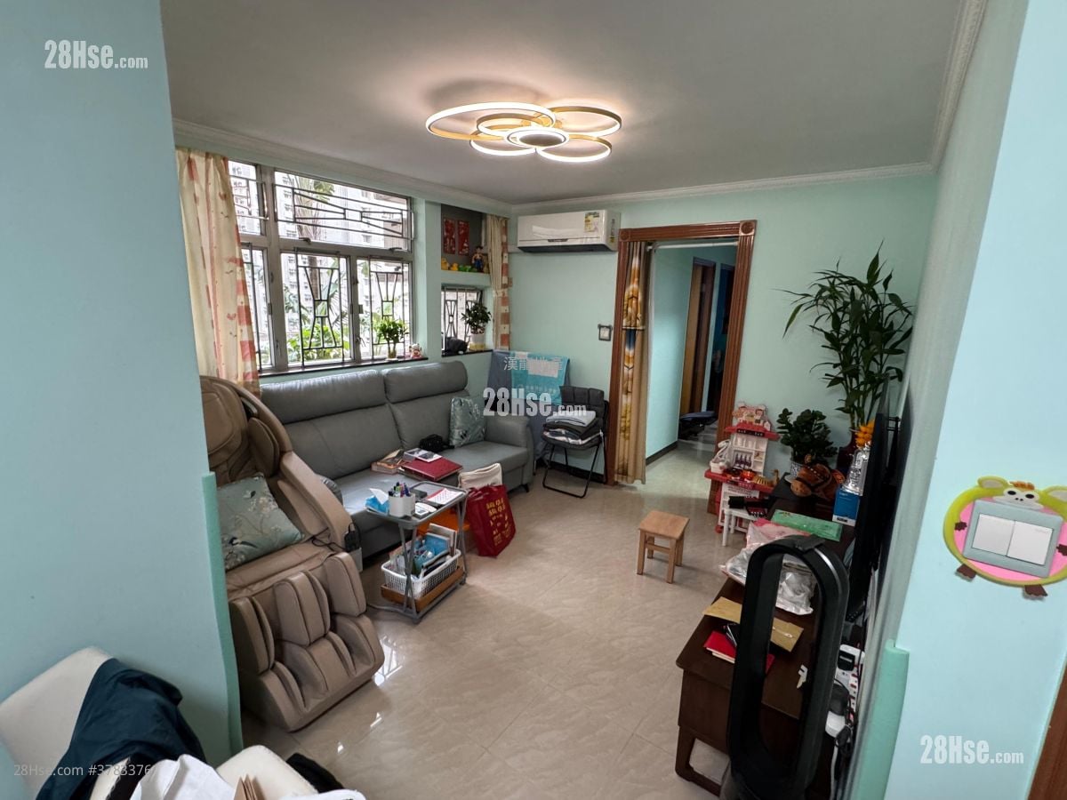 Charming Garden Sell 3 Bedrooms , 2 Bathrooms 592 ft²