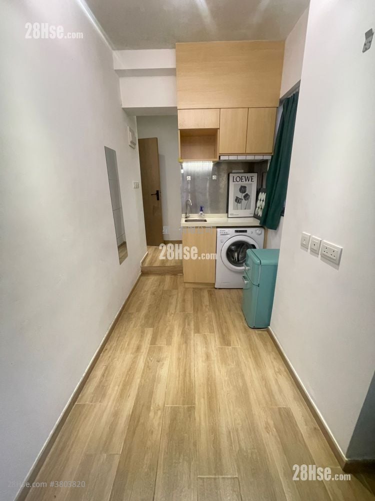 Man King Building Rental 1 Bedroom , 1 Bathroom 160 ft²