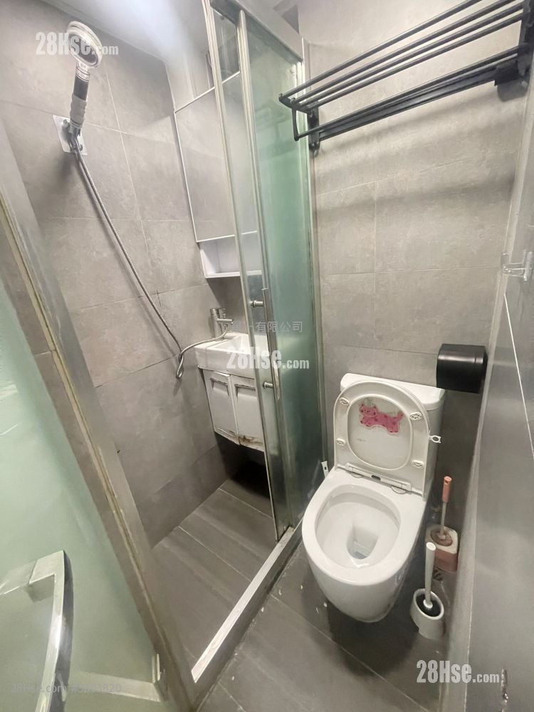 Man King Building Rental 1 Bedroom , 1 Bathroom 160 ft²