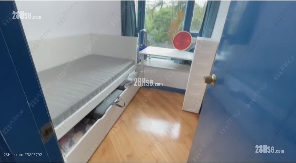 Vista Paradiso Sell 3 Bedrooms 650 ft²