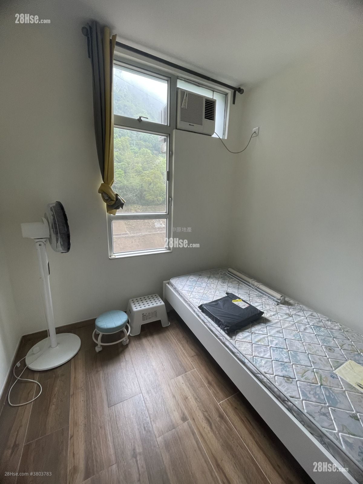 Tsz Oi Court Sell 3 Bedrooms 650 ft²