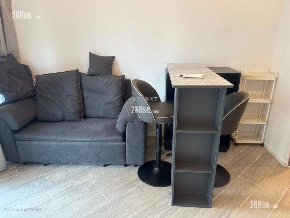 The Henley Rental Studio , 1 Bathroom 229 ft²