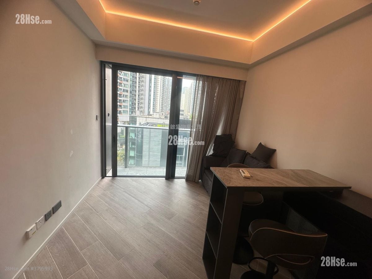 The Henley Rental Studio , 1 Bathroom 229 ft²