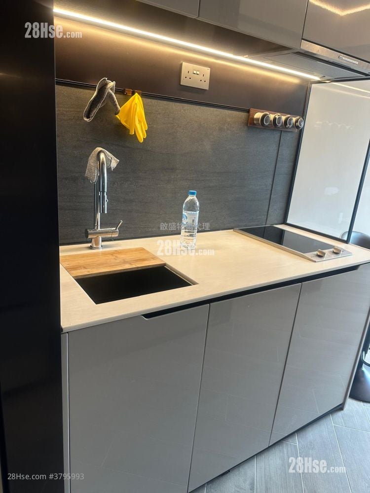 The Henley Rental Studio , 1 Bathroom 229 ft²