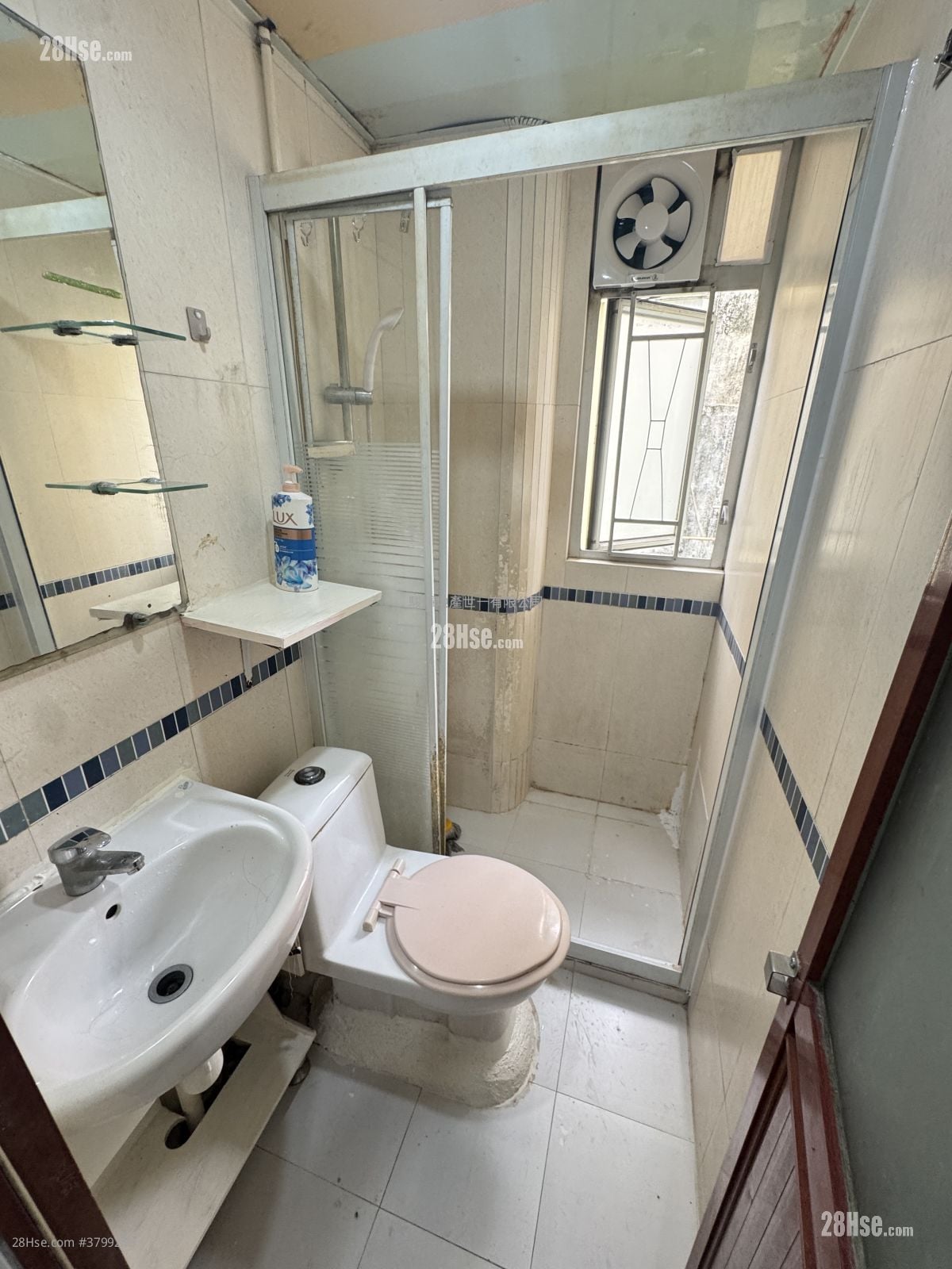 金冠楼 租盘 2 房 , 1 浴室 293 平方尺