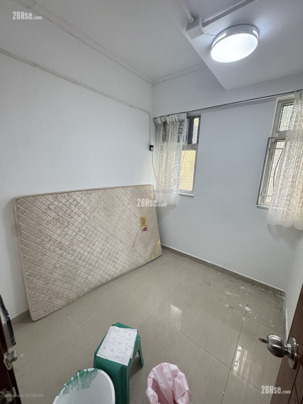 金冠楼 租盘 2 房 , 1 浴室 293 平方尺