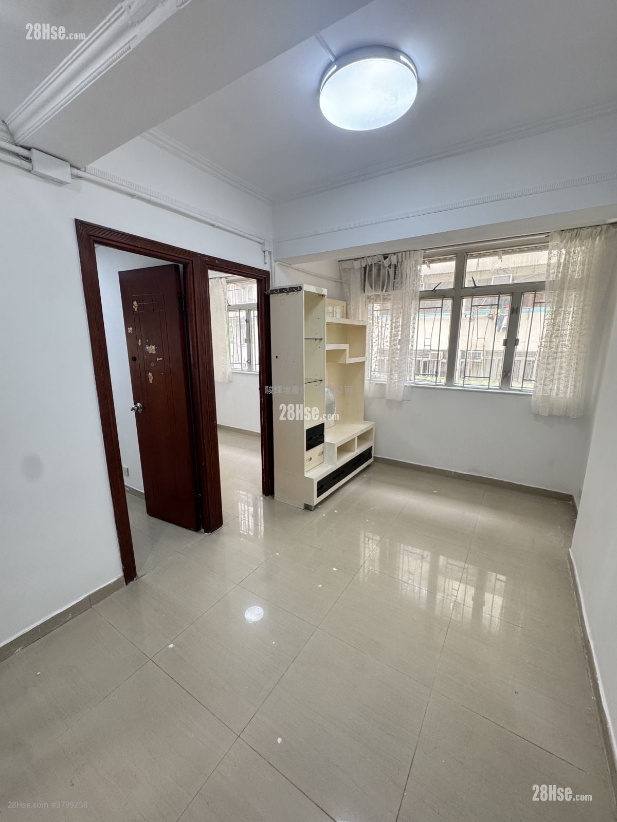 金冠楼 租盘 2 房 , 1 浴室 293 平方尺