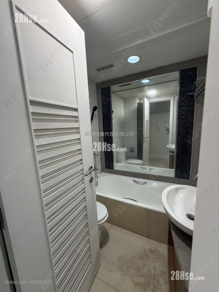 The Capitol Sell 2 Bedrooms 519 ft²