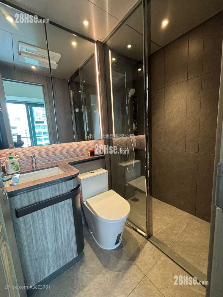 Yoho West Sell 3 Bedrooms 650 ft²