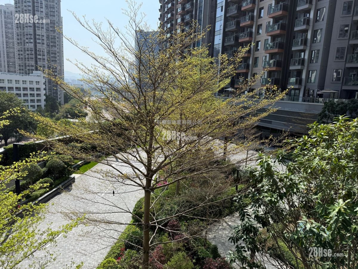 Yoho West Sell 3 Bedrooms 650 ft²