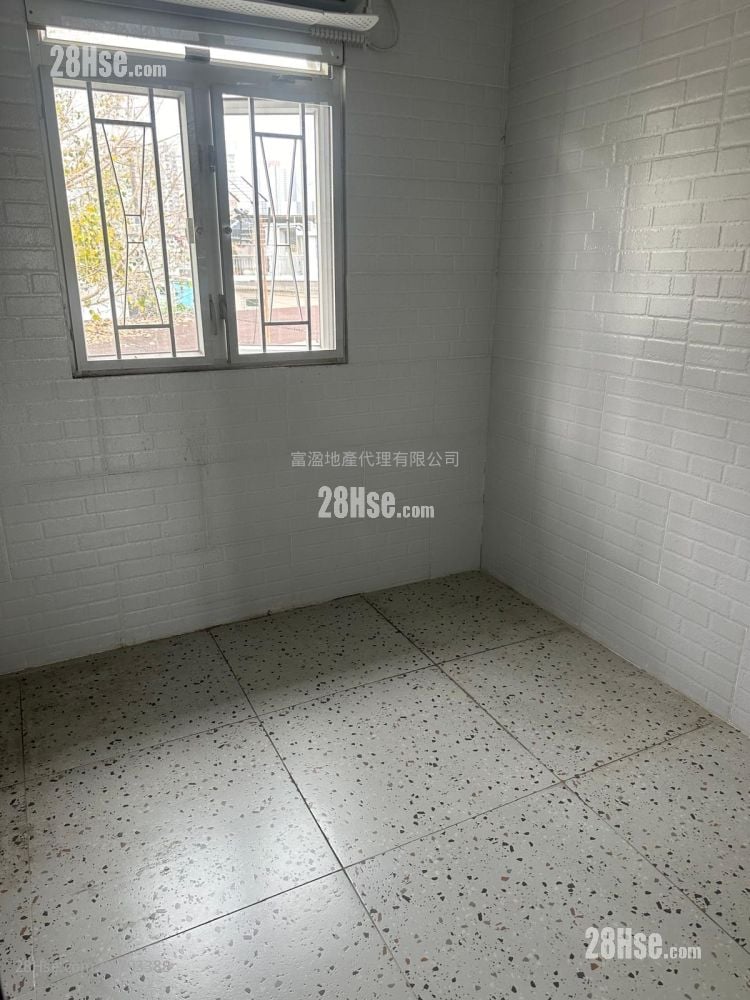 Village Rental 1 Bedroom , 1 Bathroom 400 ft²