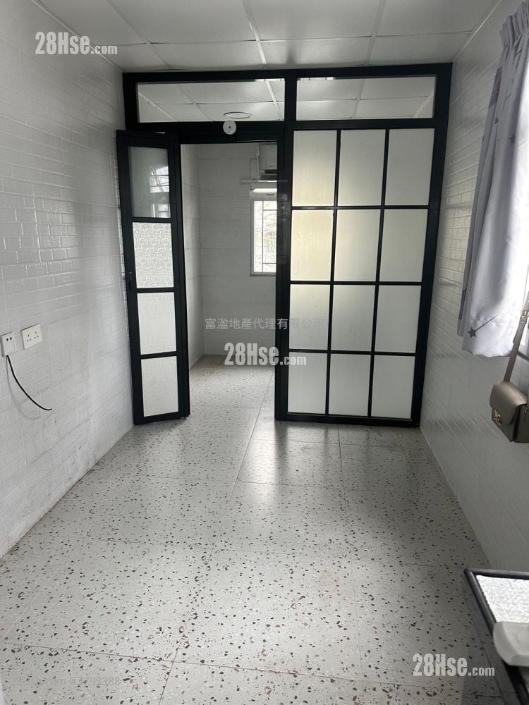 Village Rental 1 Bedroom , 1 Bathroom 400 ft²