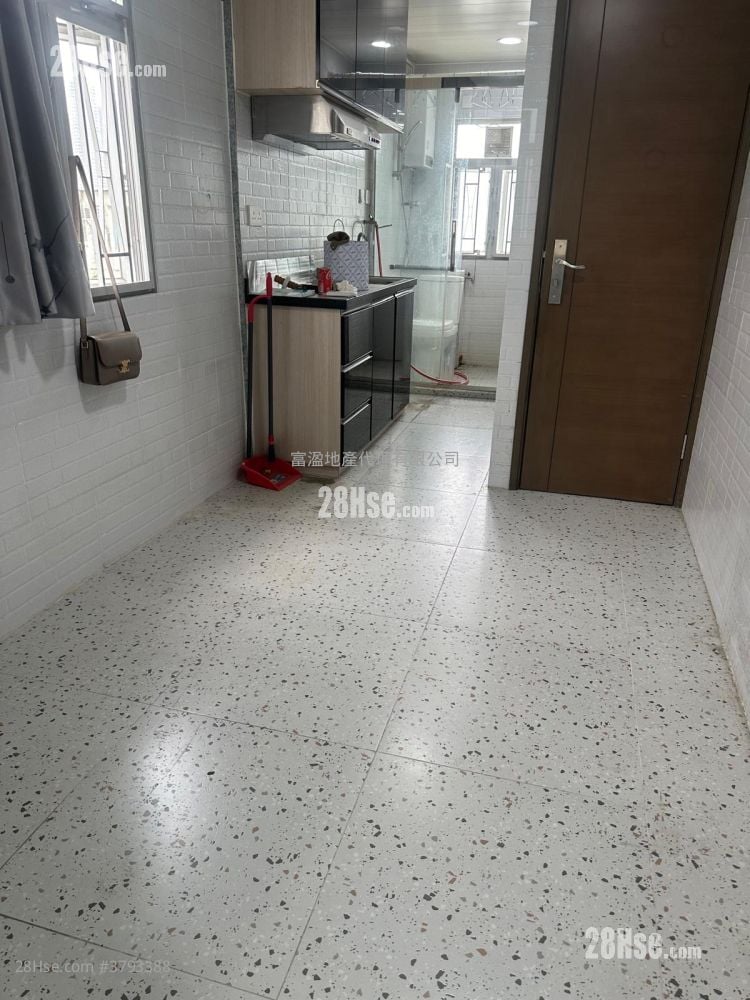 Village Rental 1 Bedroom , 1 Bathroom 400 ft²