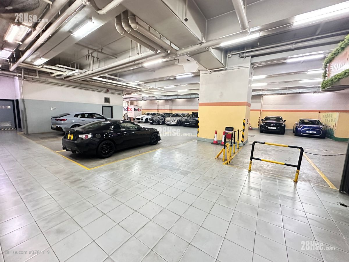 Charm Centre Rental 3 Bedrooms 1,133 ft²