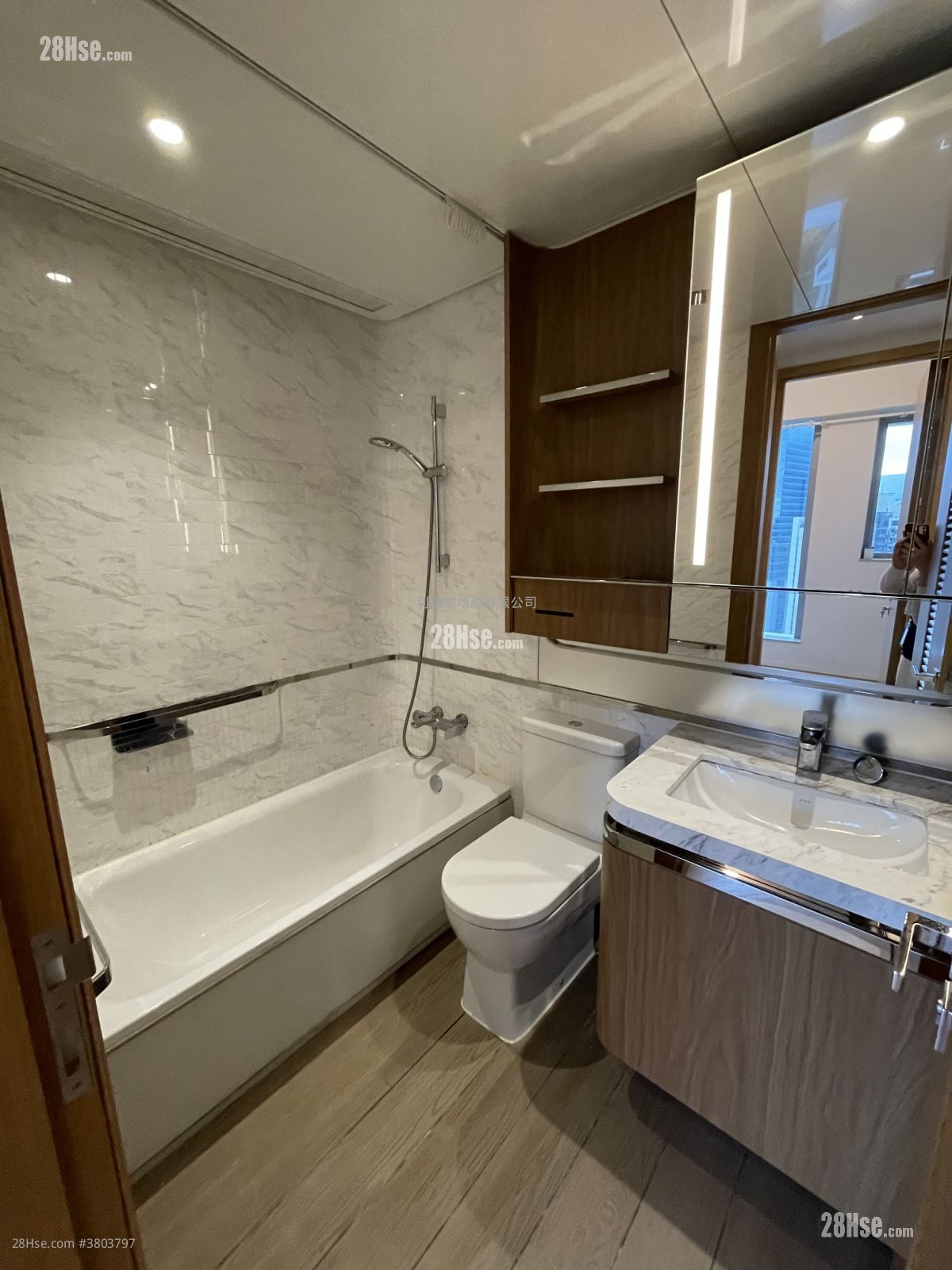 The Pavilia Bay Sell 2 Bedrooms , 1 Bathroom 499 ft²