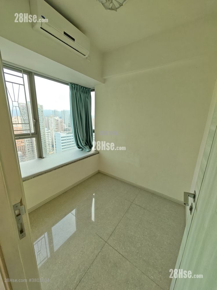 Yuccie Square Rental 2 Bedrooms 429 ft²