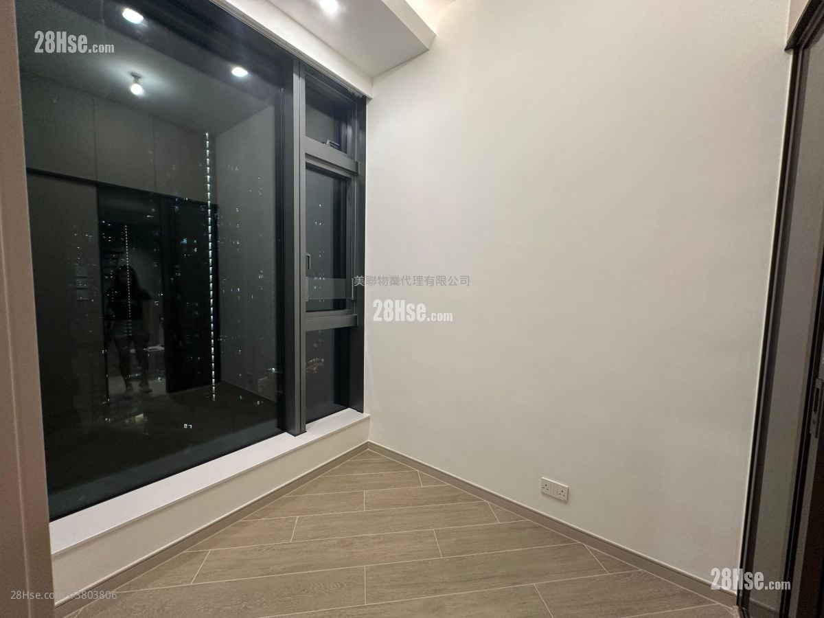 晓柏峰 售盘 1 房 243 平方尺