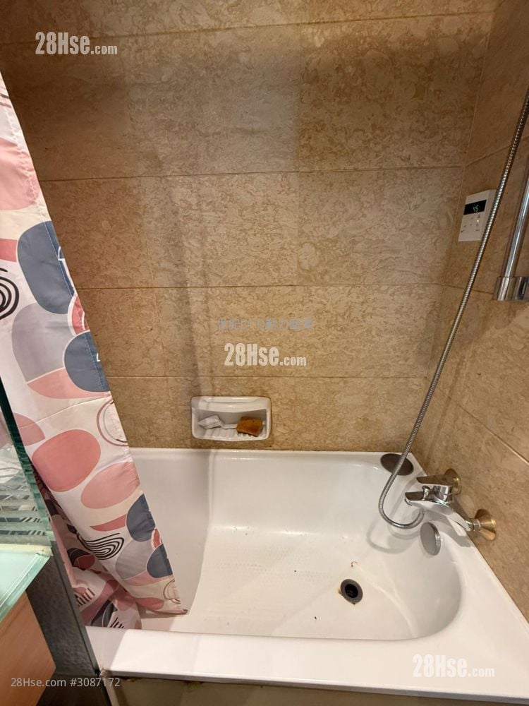 蓝湾半岛 售盘 3 房 , 2 浴室 605 平方尺